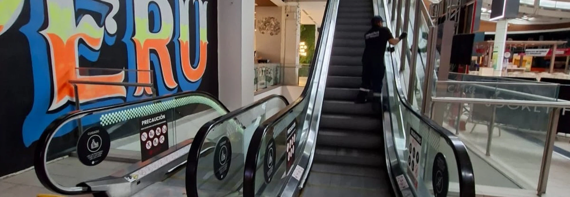 Limpieza de escaleras y rampas eléctricas